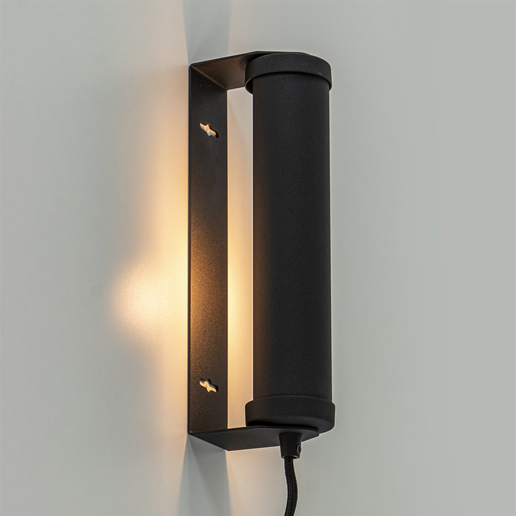 Mat zwarte wandlamp met snoer
