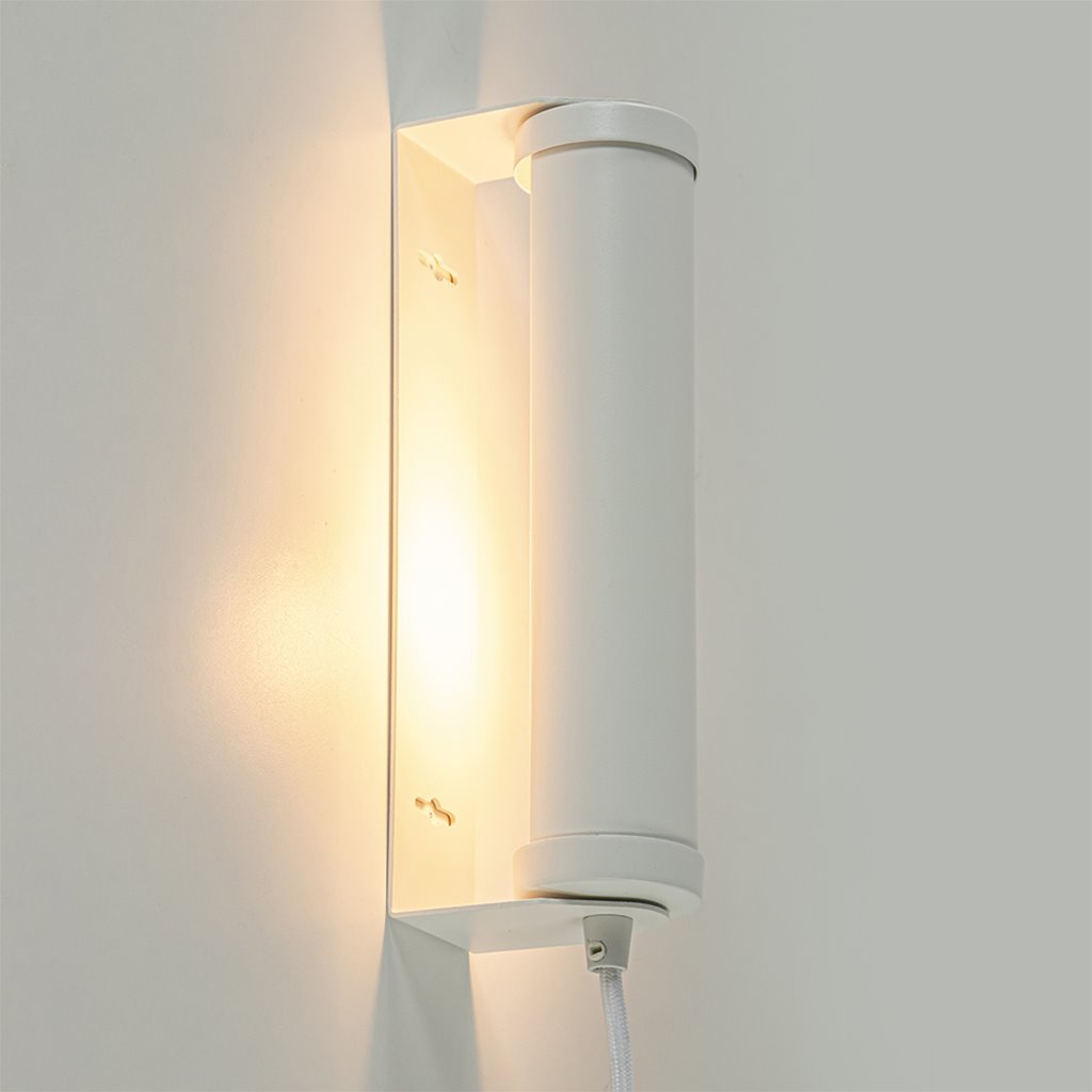 Mat witte wandlamp met snoer