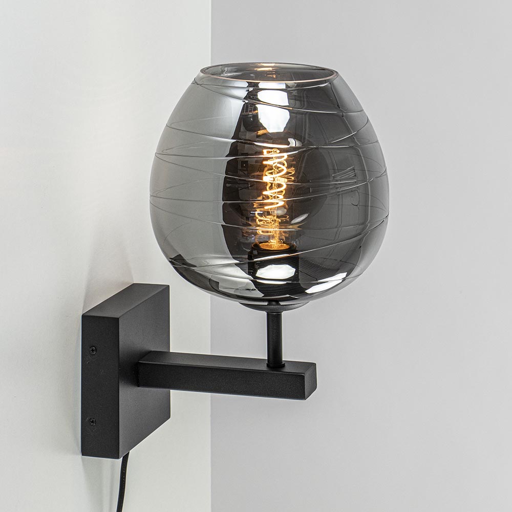 glazen wandlamp met zwart inclusief | Straluma