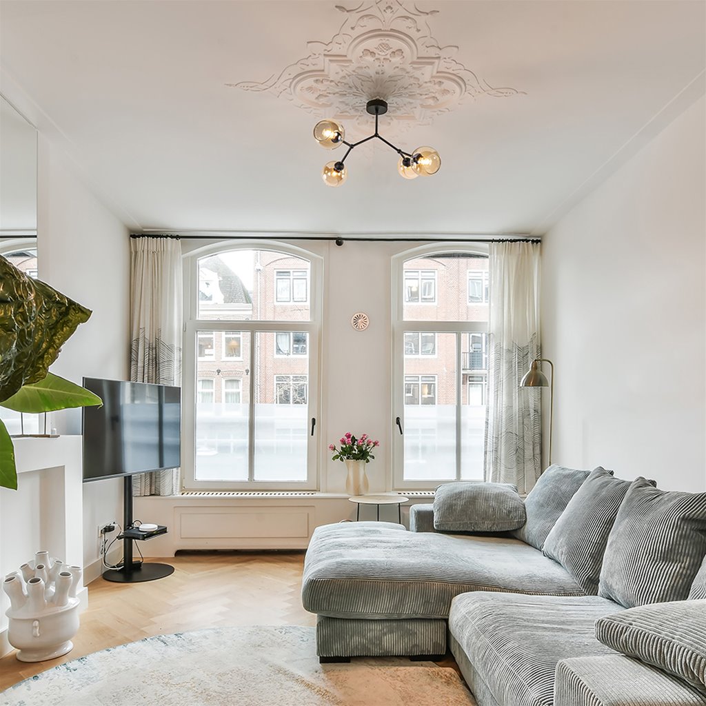 Strak klassieke plafondlamp 4-lichts met amber glas