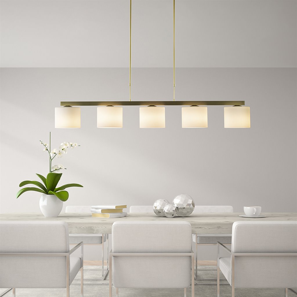 Strak klassieke hanglamp goud met mat wit glas