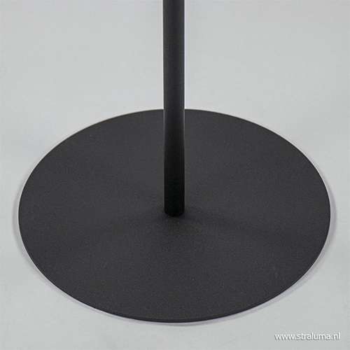 Moderne vloerlamp met zwarte kap