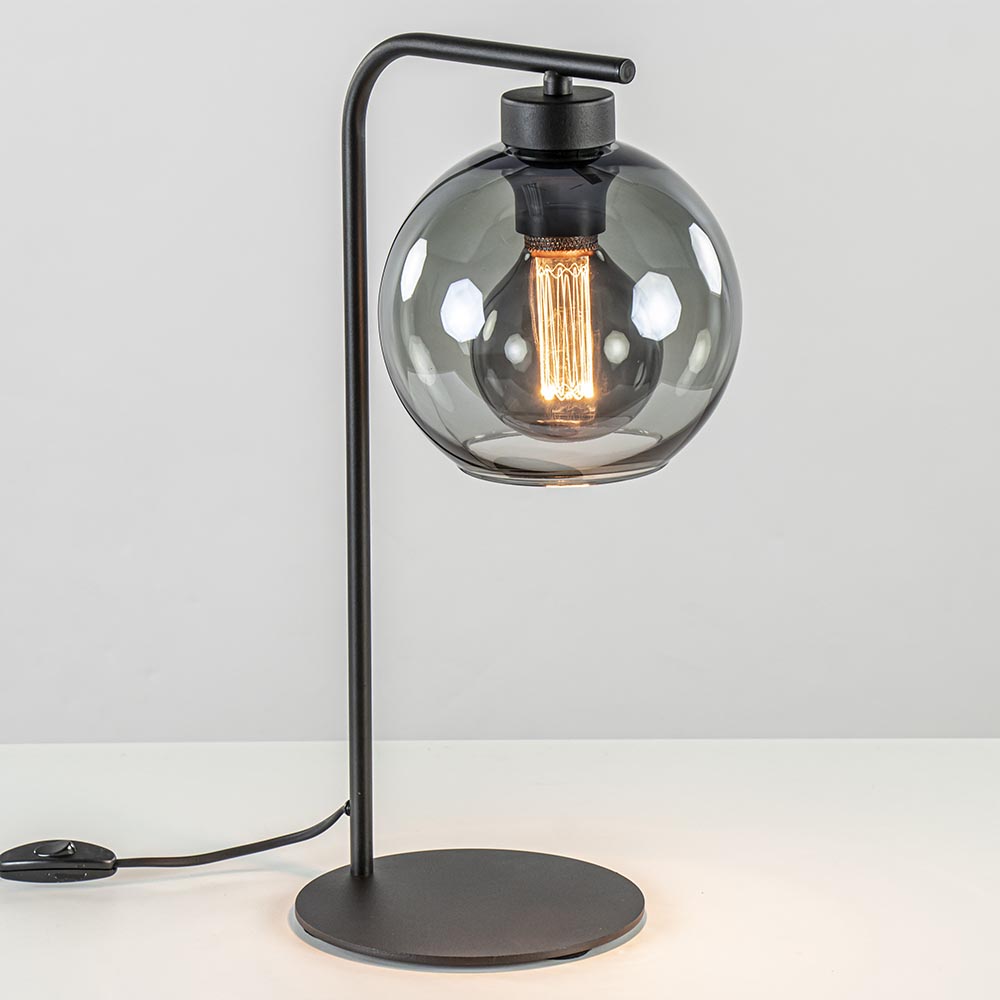 Likeur Omringd Ciro Zwarte tafellamp met smoke glazen bol 18 cm | Straluma